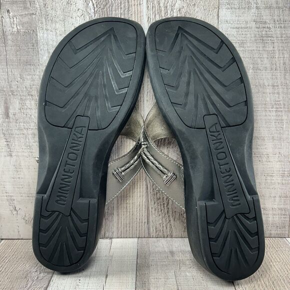 Minnetonka Women's Silverthorne Thong Sandals Flip Flops Leather Silver Size 9 - Picture 11 of 12